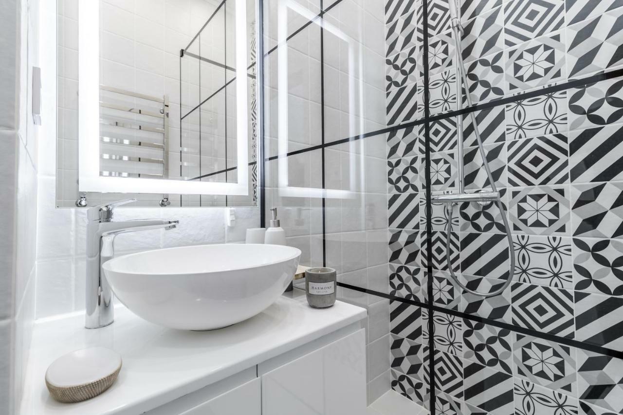 Modern Apartment Λβιβ Εξωτερικό φωτογραφία